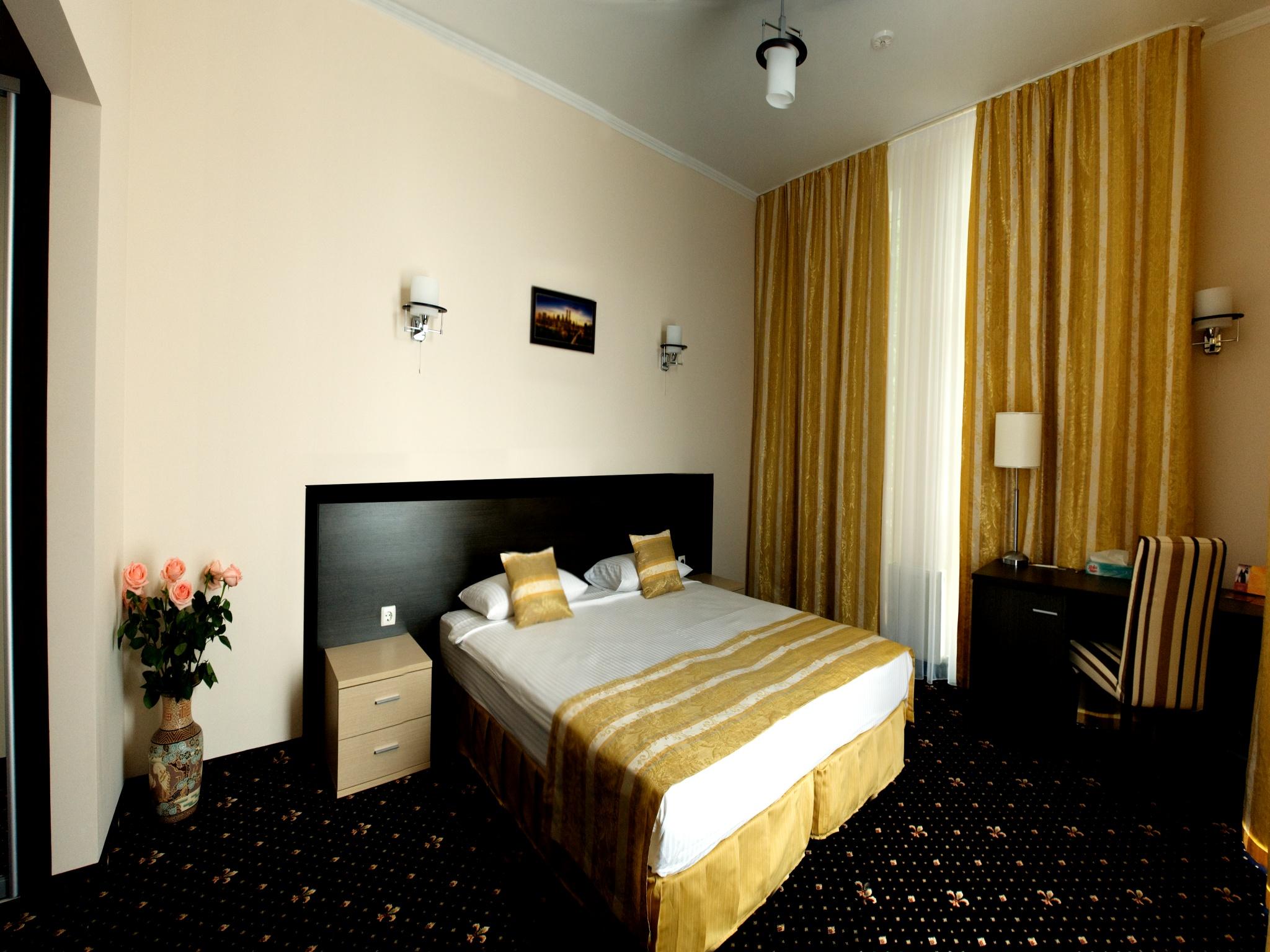 Manhattan Hotel & Restaurant Chisinau Quarto foto