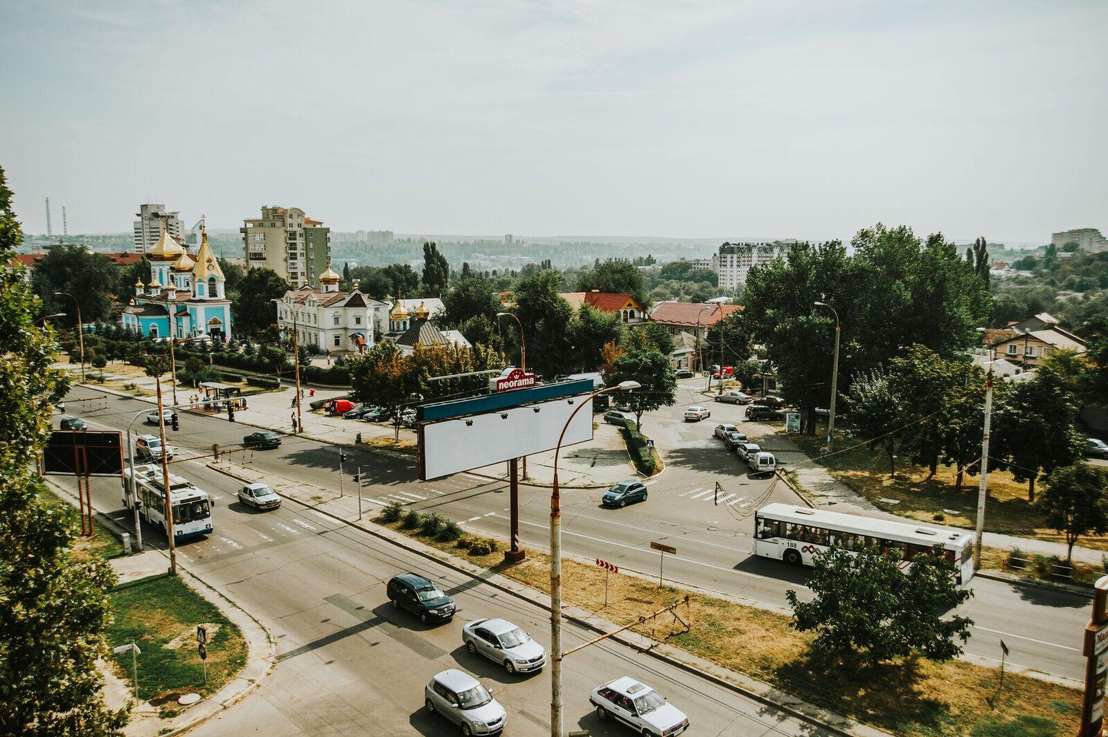 Manhattan Hotel & Restaurant Chisinau Exterior foto