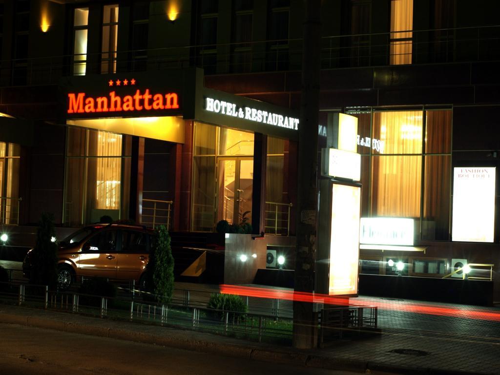 Manhattan Hotel & Restaurant Chisinau Exterior foto